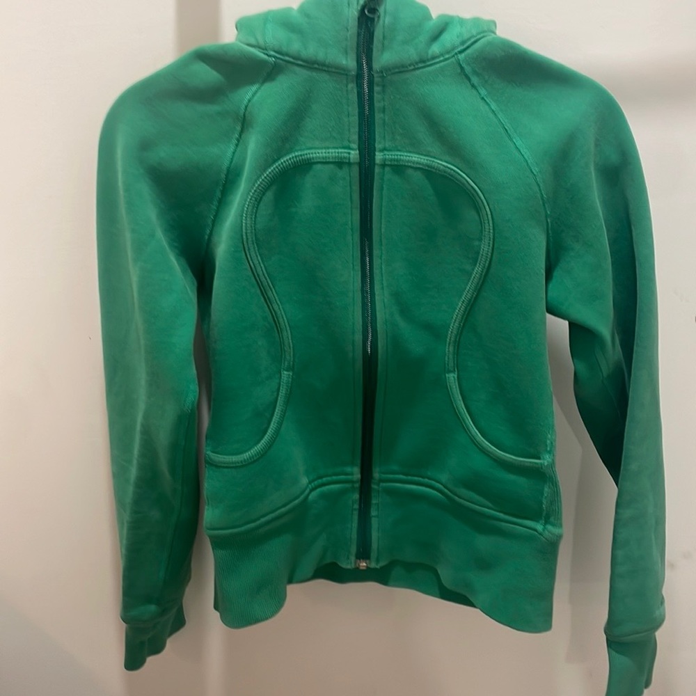 Lululemon 2000s sweater/jacket, size small, colour green